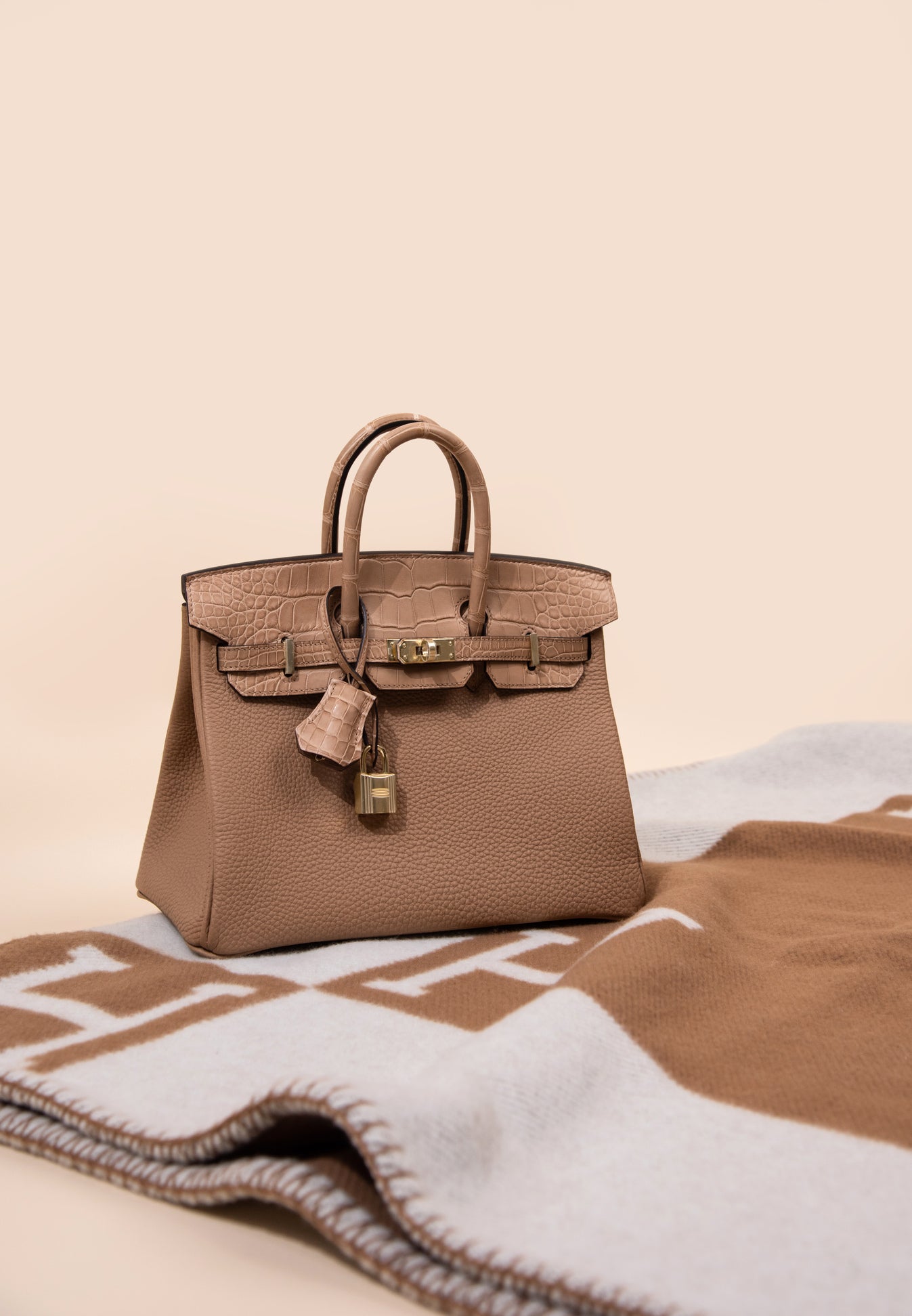 Hermès Birkin 25 Touch Alligator in Chai GHW