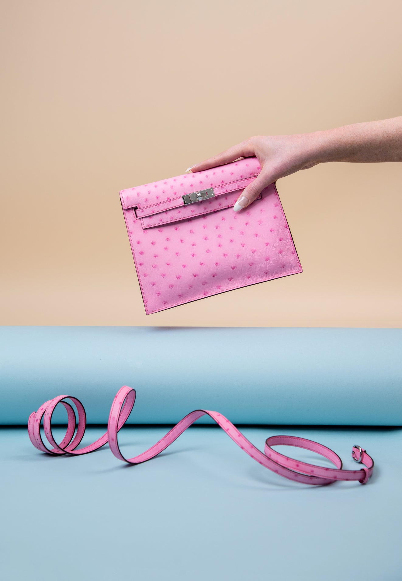 Hermès Kelly Danse Ostrich in Bubblegum PHW