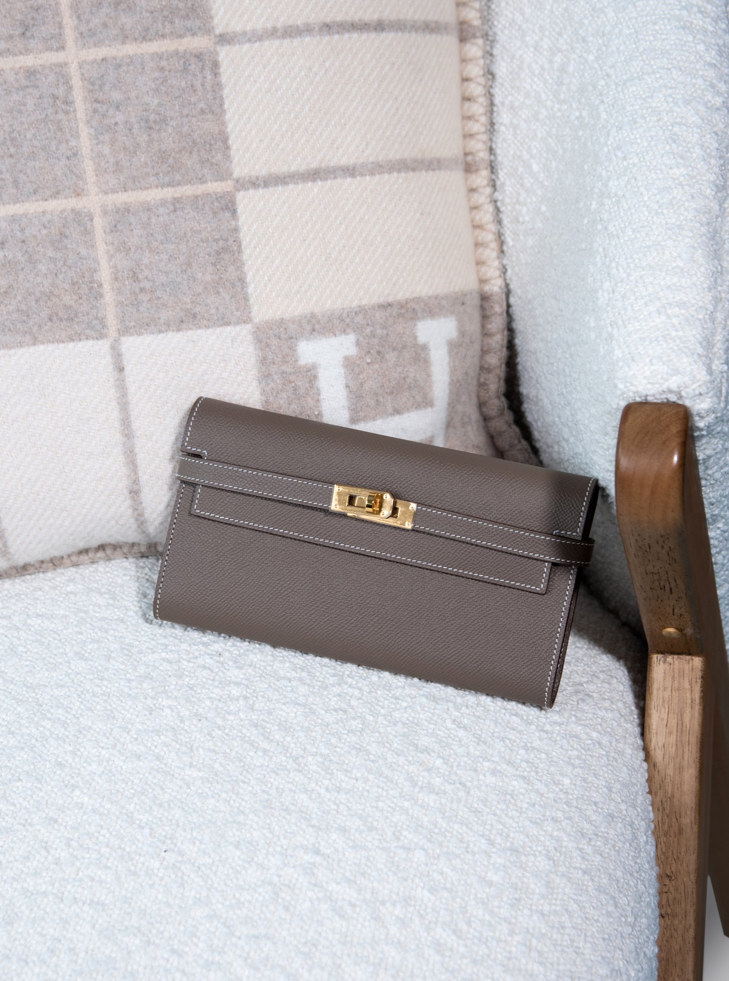 Hermès Kelly Wallet To Go in Etain with GHW