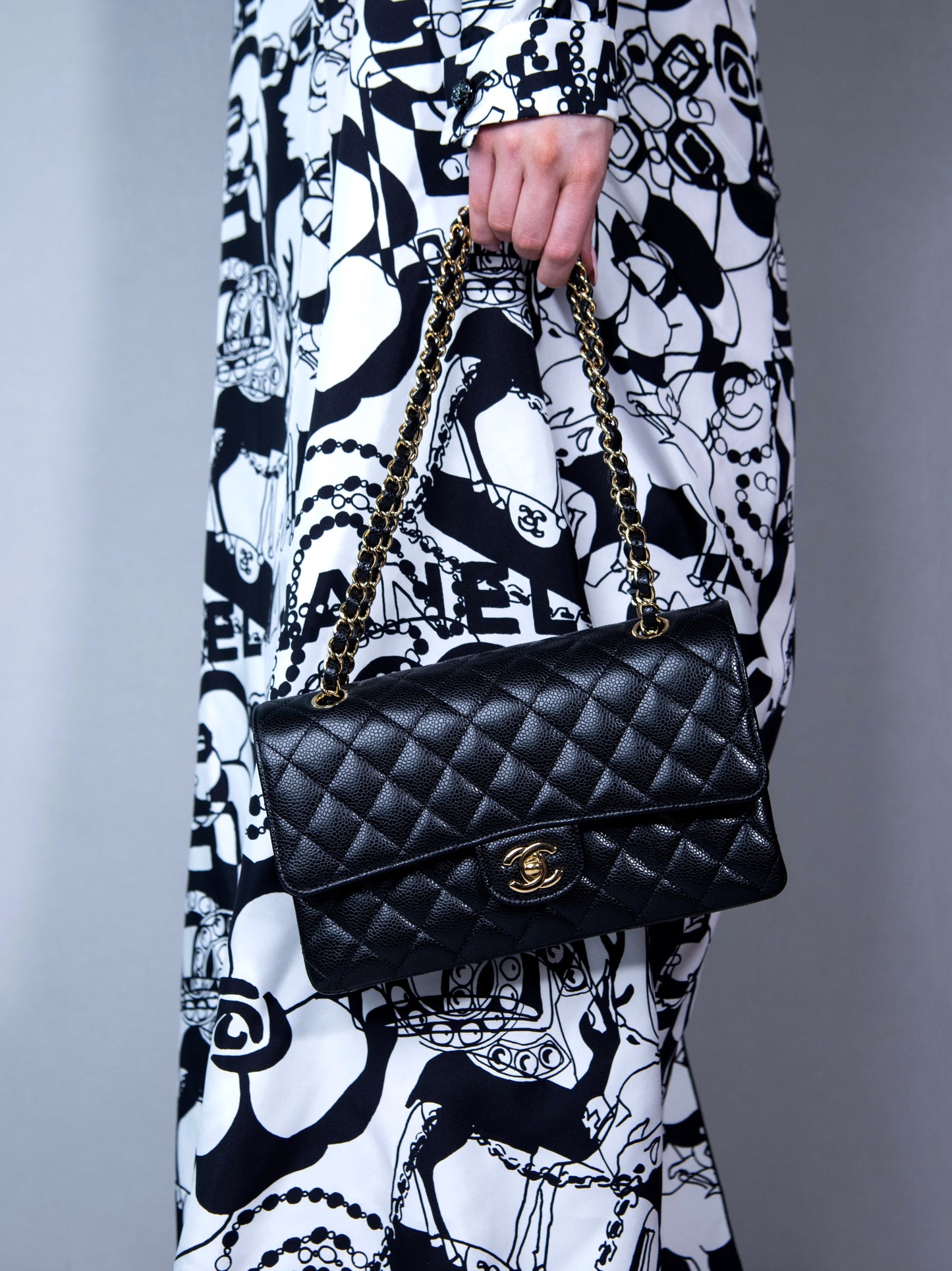 Chanel Classic Caviar Medium Flap Bag in Black