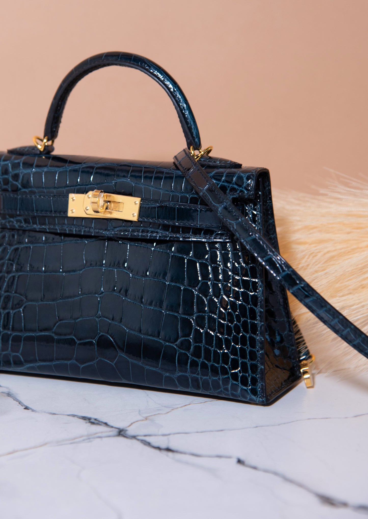 Hermès Mini Kelly Shiny Crocodile in Vert Rousseau GHW