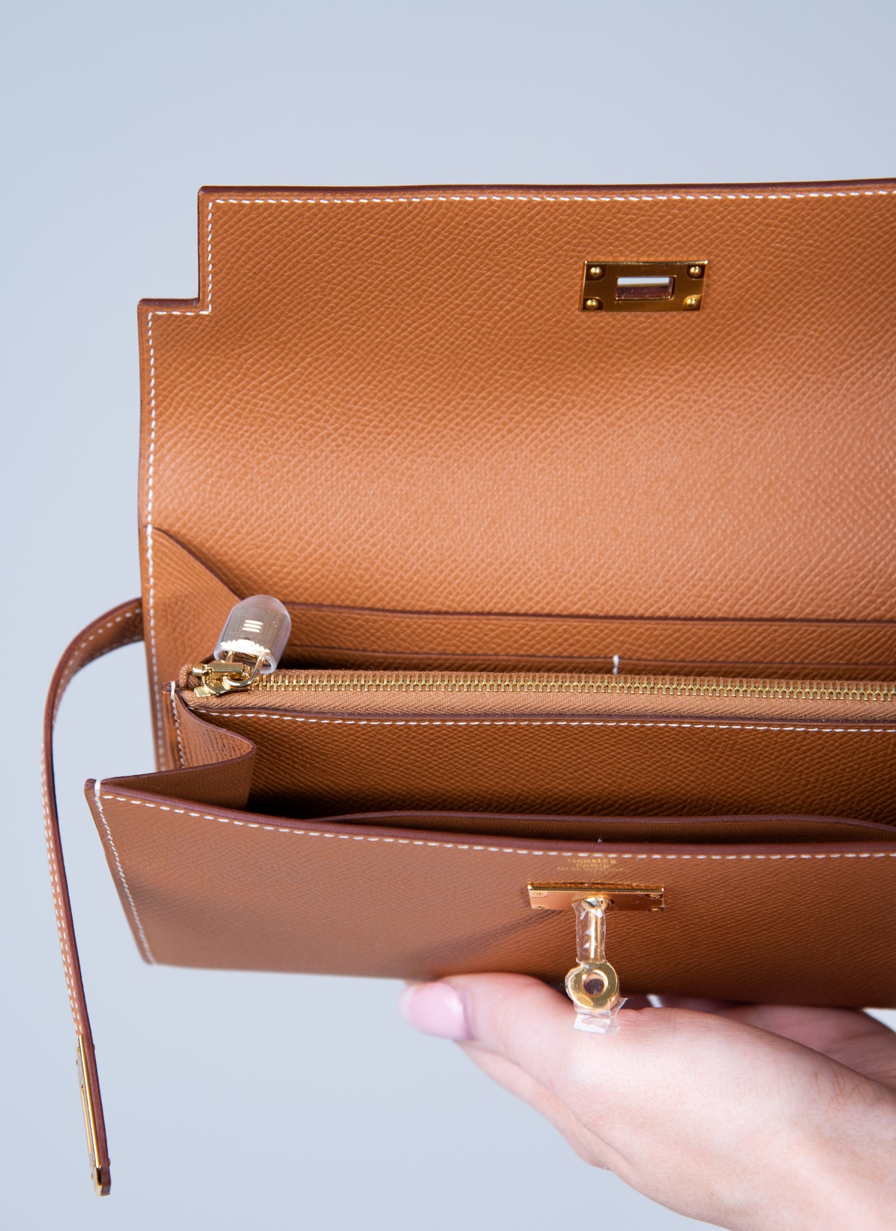 Hermès Kelly Wallet To Go in Etoupe & Gold with GHW