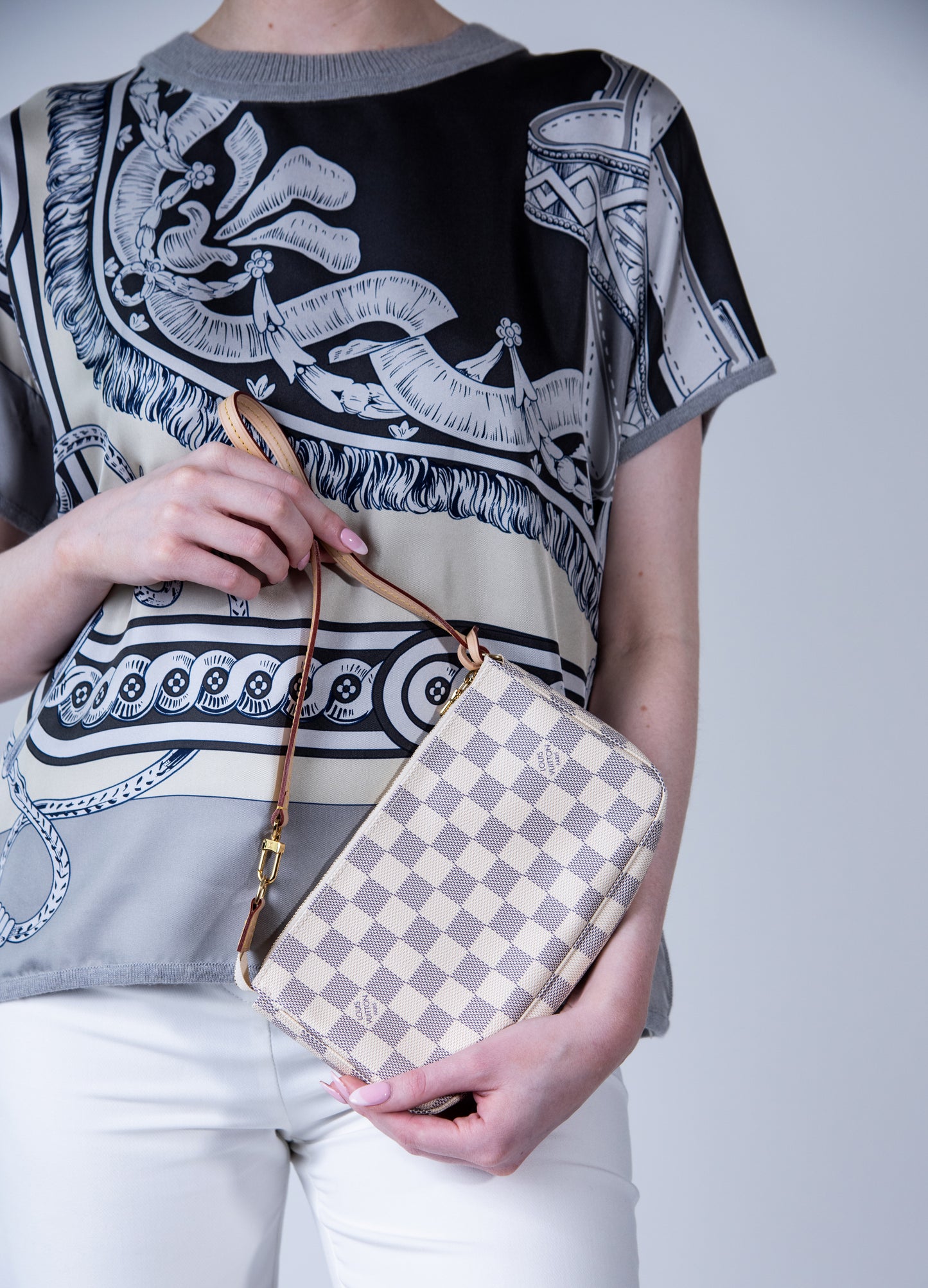 Louis Vuitton Classic Pochette Tote Bag