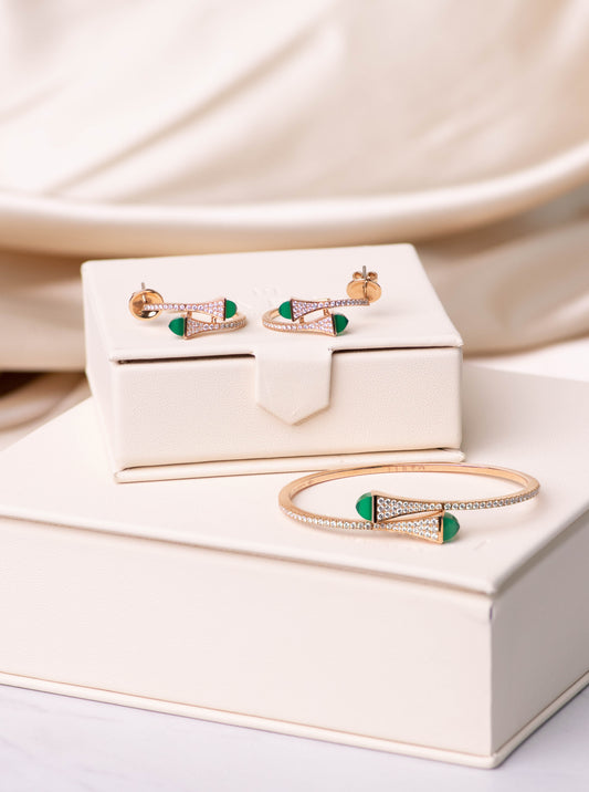 قرط وسوار من مارلي كليو من الذهب الوردي والعقيق الأخضر