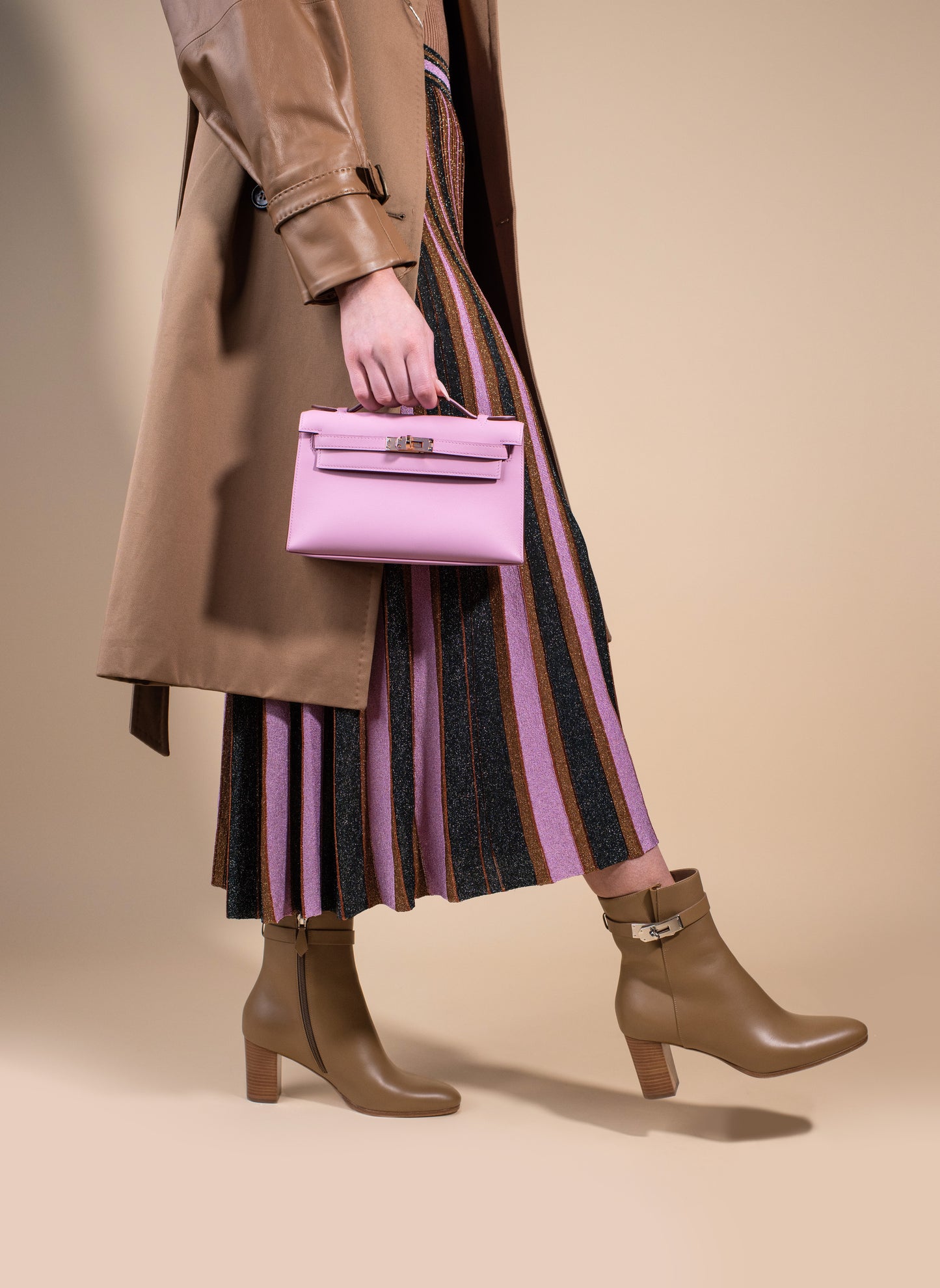 Max Mara Trench Coat with Hermès Kelly Pochette in Muave