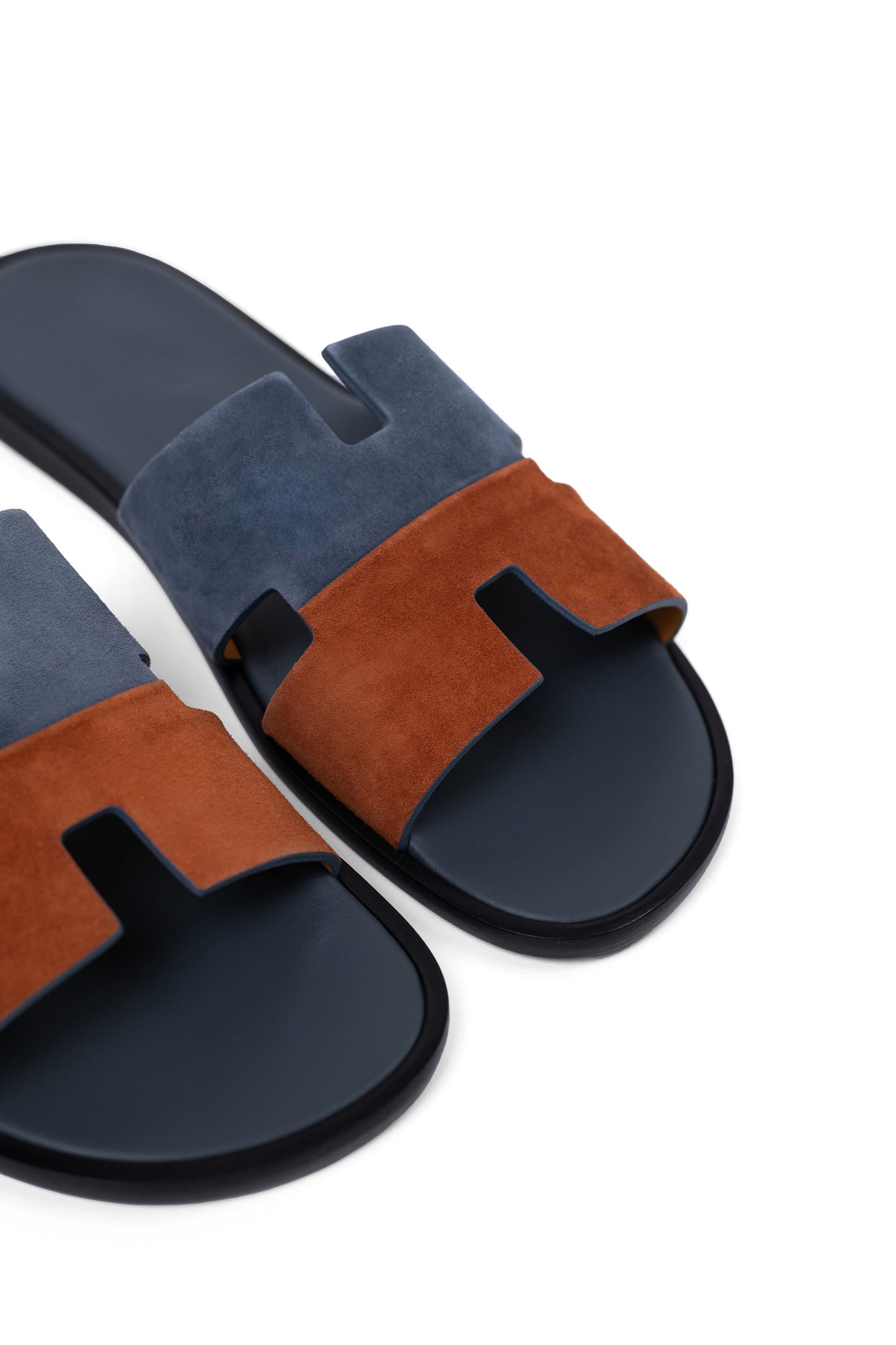 Hermès Izmir Sandals in Rouge Clay/Gris
