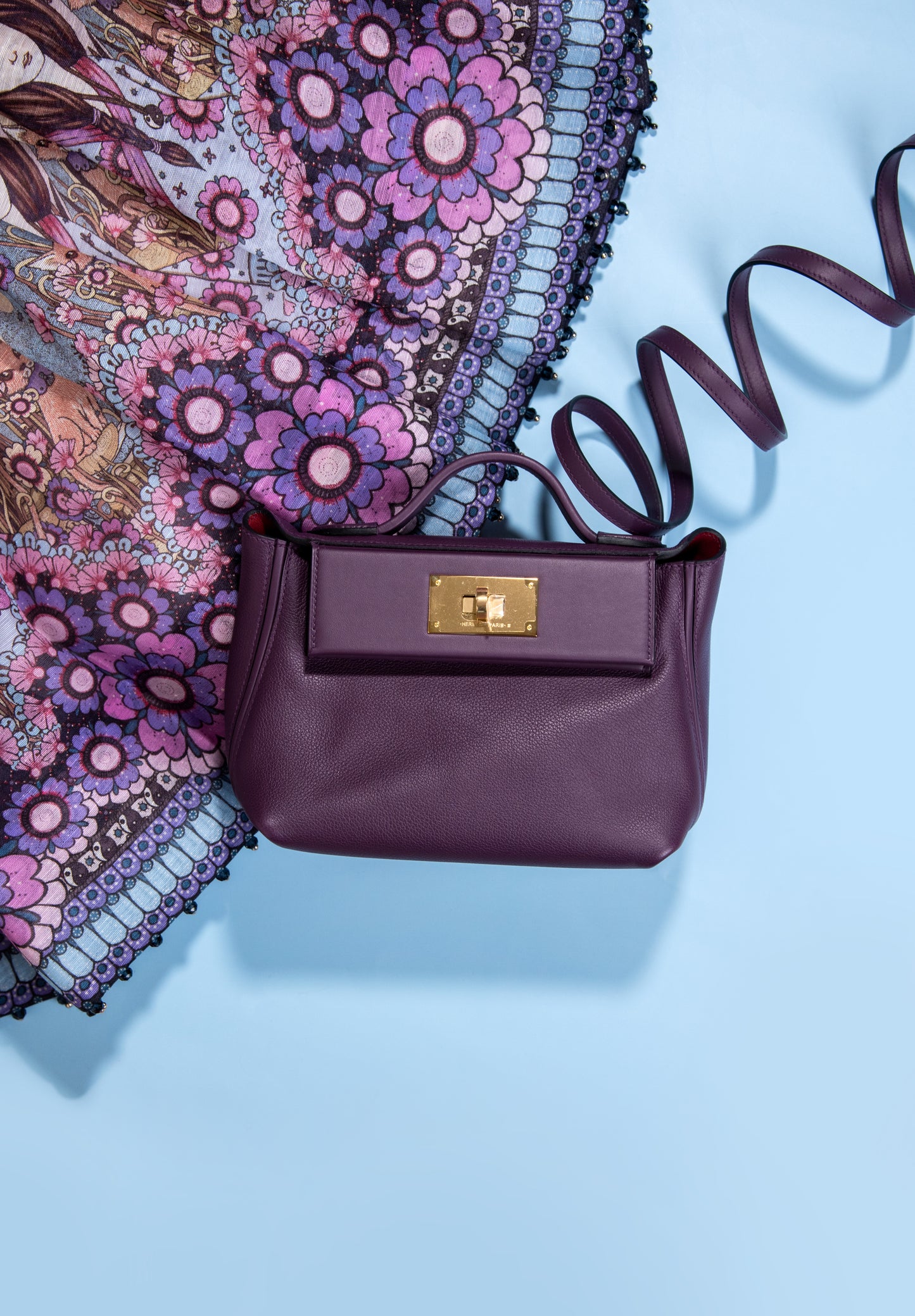 Hermès Mini 24/24 باللون Cassis/Rouge Grenat مع GHW