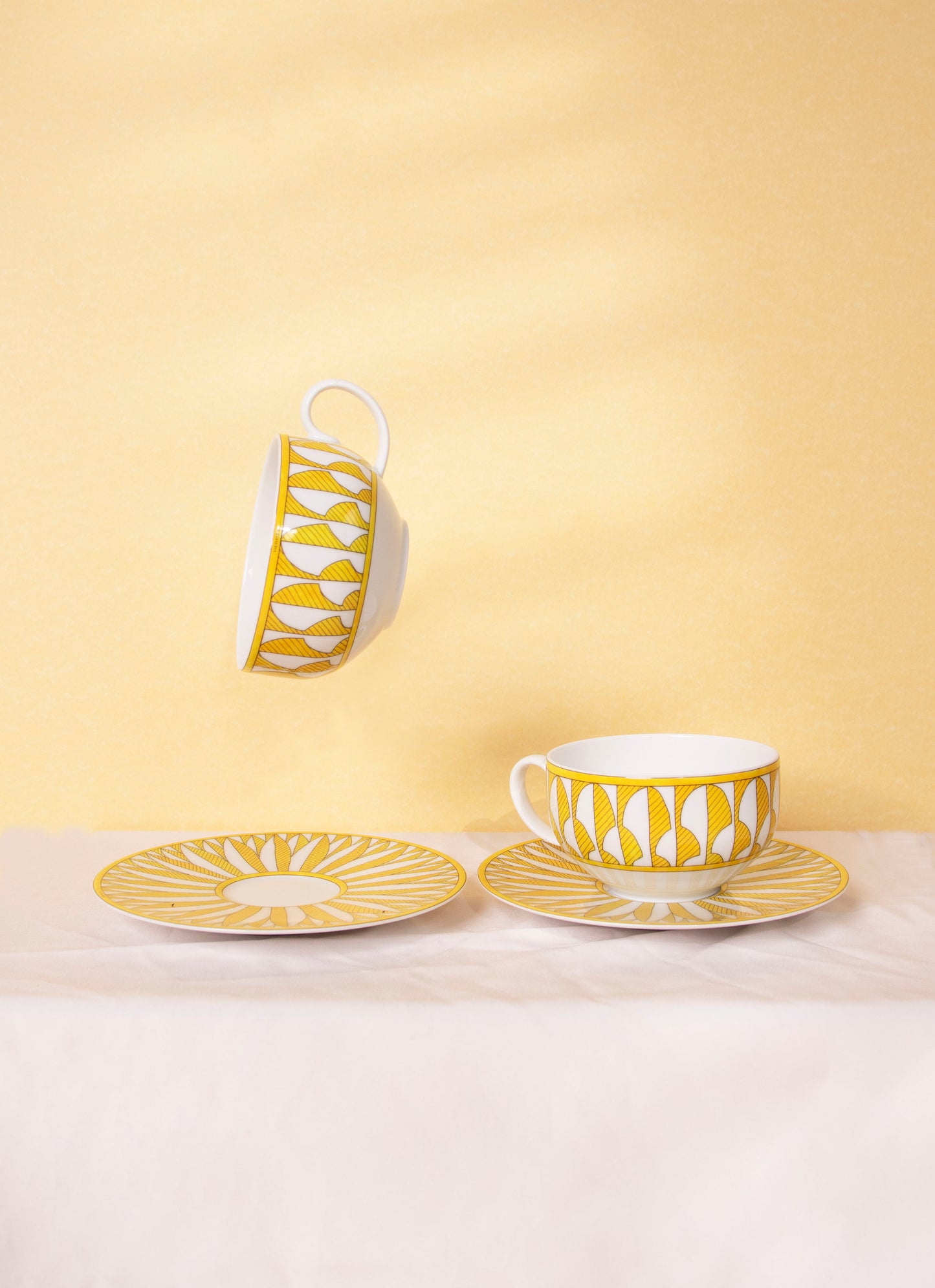 Hermès Soleil Tea Set in Yellow/White