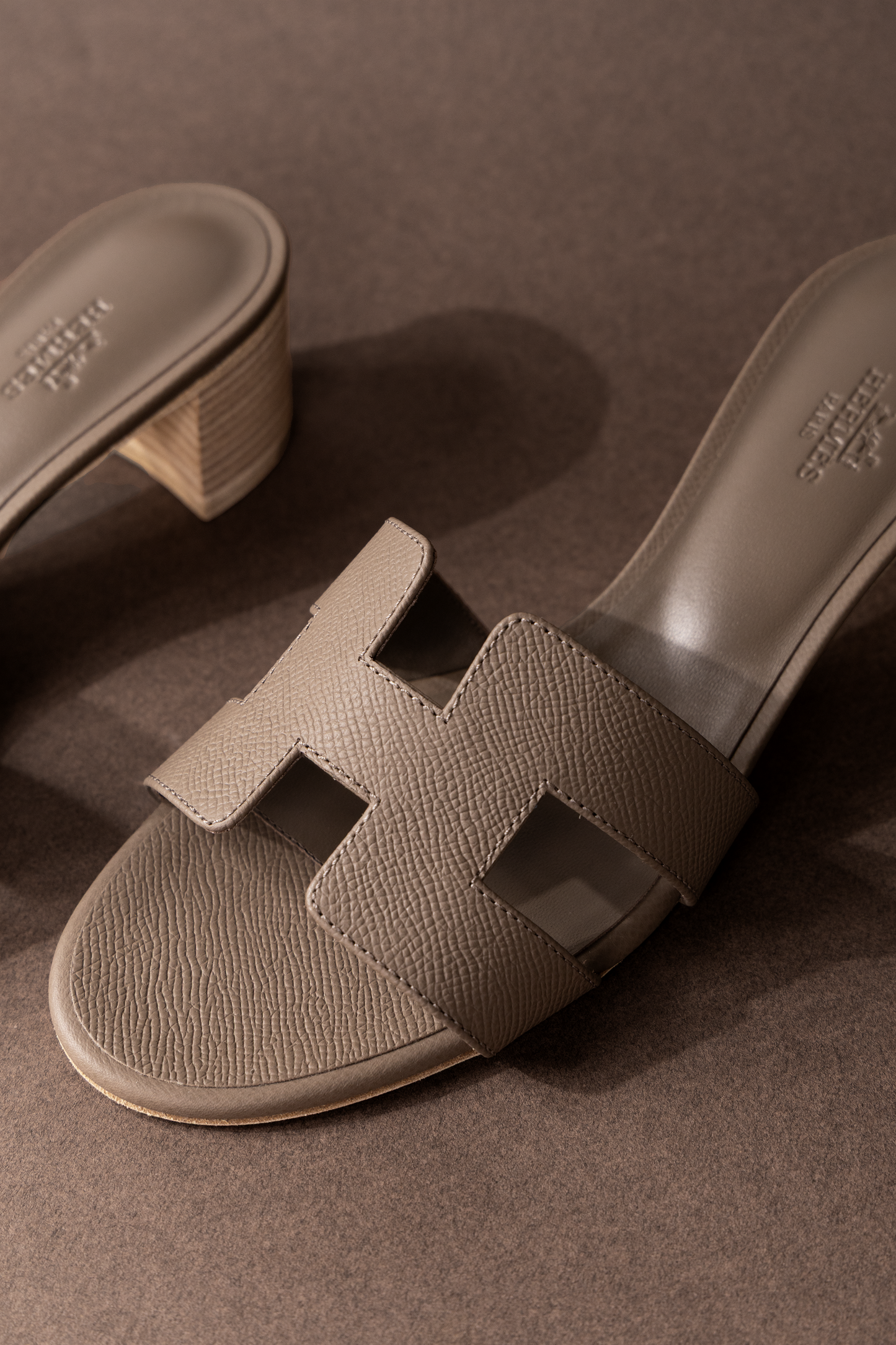 Hermès Oasis Etoupe Sandals