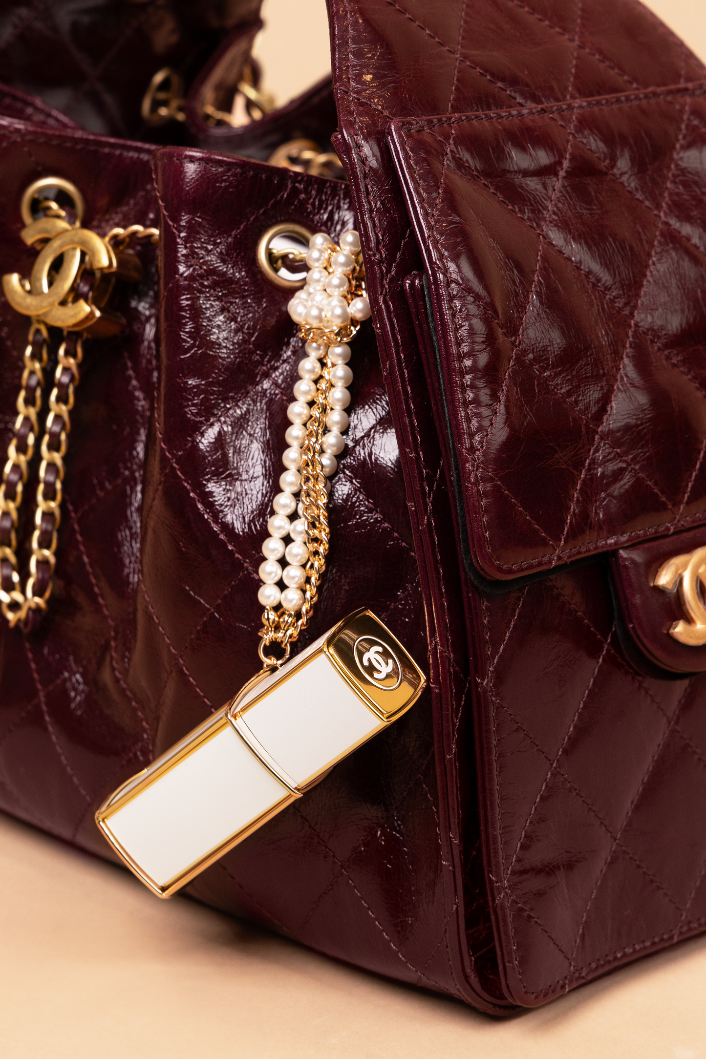 Chanel 25 Hobo Bag Shiny Crumpled Calfskin & Gold-Tone Metal in Burgundy