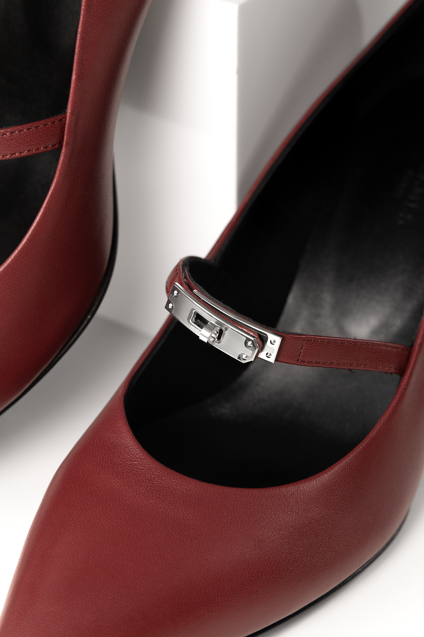 Hermès Majeste 60 Pumps in Rouge H