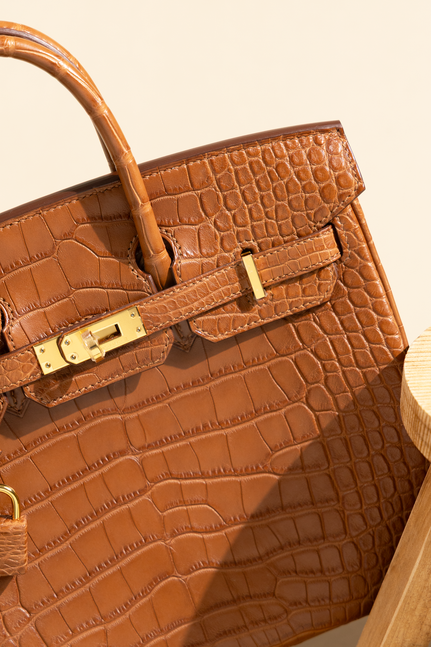 Hermès Birkin 25 Retourne Matte Alligator in Gold GHW