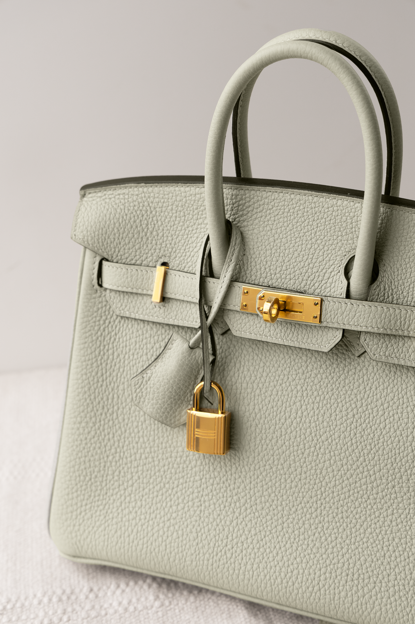 Hermès Birkin 25 Togo Gris Neve GHW