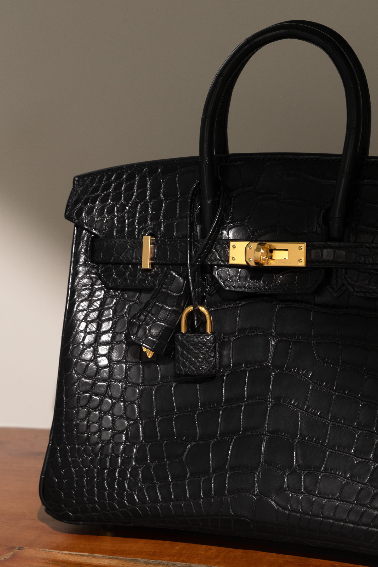 Hermès Birkin 25 Matte Alligator in Black GHW
