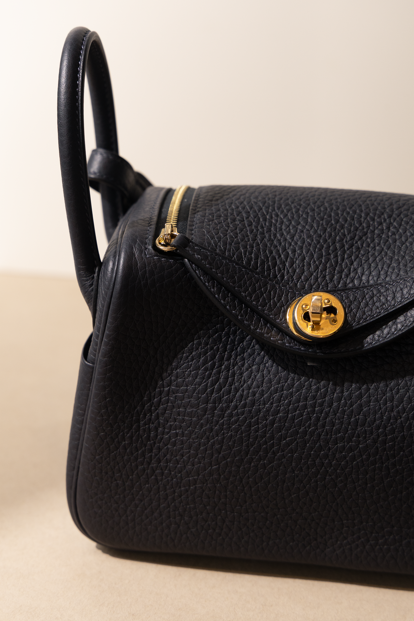 Hermès Mini Lindy Caban GHW