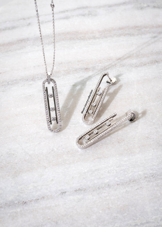 قلادة موف العاشر من الذهب الأبيض وأقراط موف العاشر من الذهب الأبيض من ميسيكا