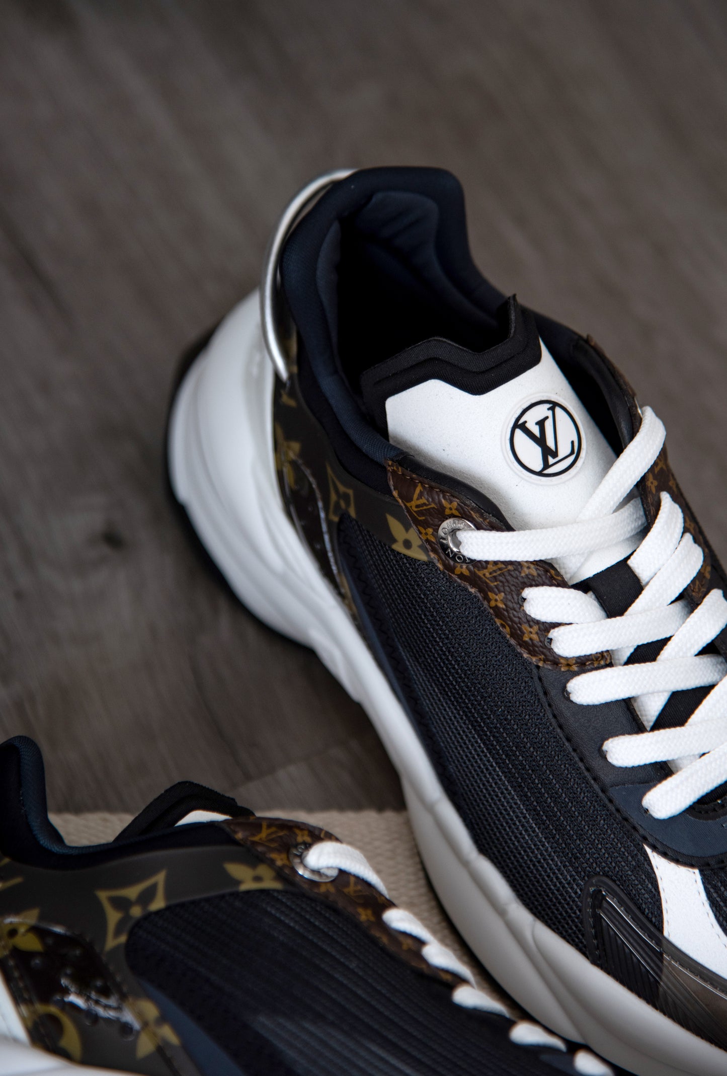 حذاء رياضي Louis Vuitton Run 55