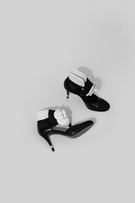 Chanel Mary Janes Pumps in Black/White
