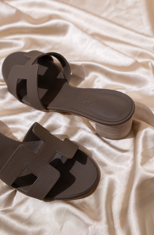 Hermès Oasis Etoupe Sandals