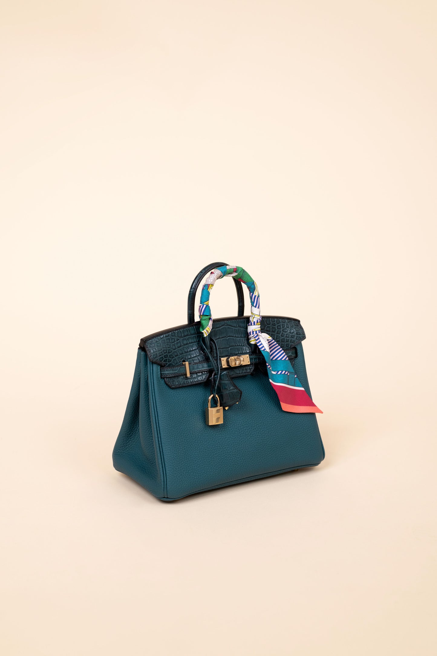 Hermès Birkin 25 Touch Matte Alligator في Vert Bosphore / Vert Rousseau PBHW