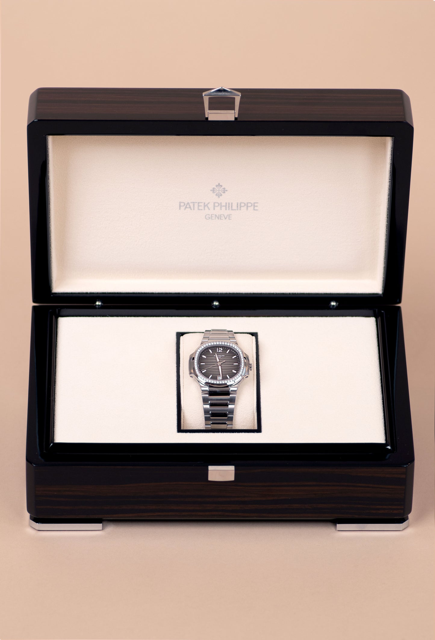 Patek Philippe Nautilus Watch in Stainless Steel 7118-1200A-011