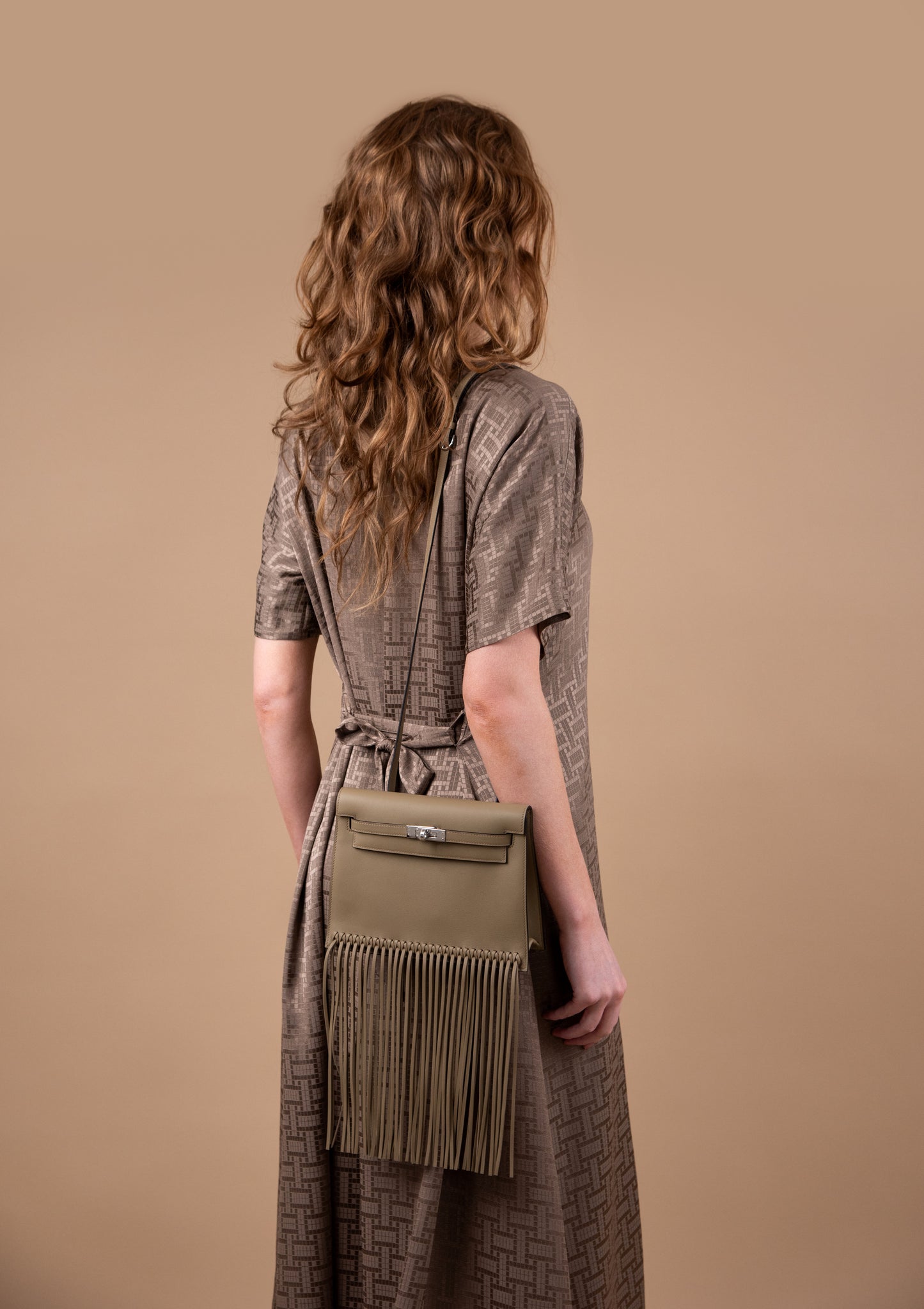 Hermès Kelly Danse Anate in Beige Marfa PHW