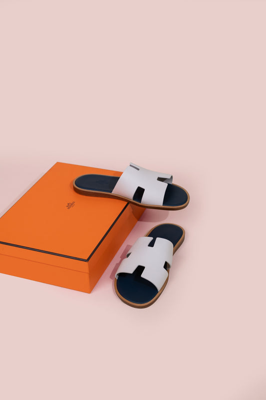 Hermès Izmir Sandals in Blanc De Paris / Bleu Céleste
