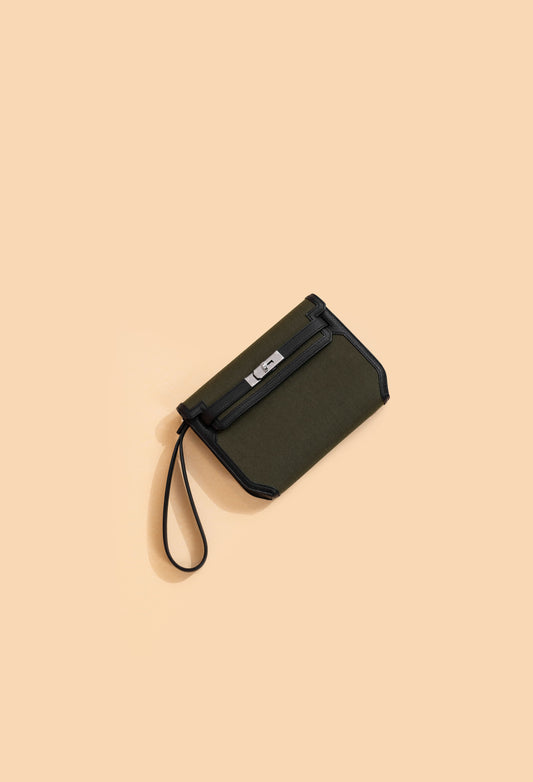 Hermès Kelly Depeches 25 Pouch in Tourbe/Black PHW