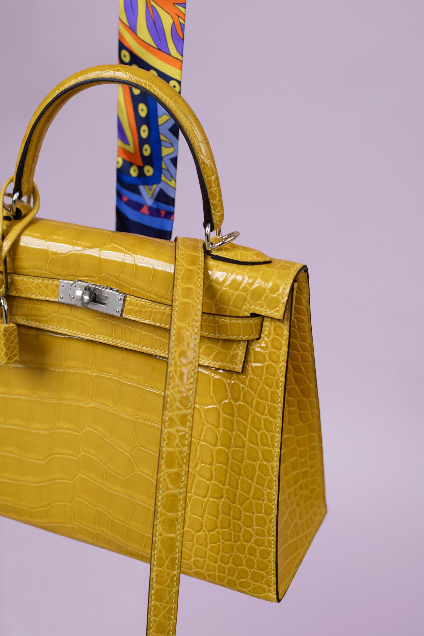 Hermès Kelly 25 Shiny Alligator in Mimosa PHW