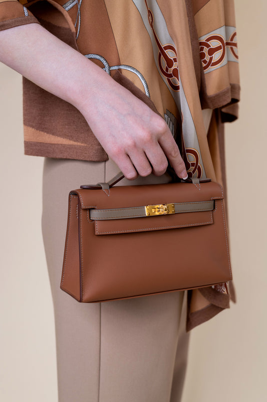 Hermès Kelly Pochette in Gold/Gris Asphalt GHW