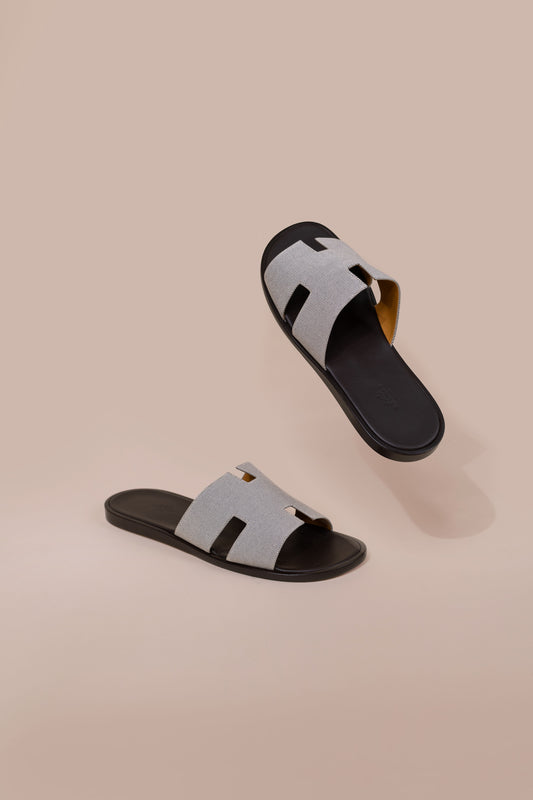Hermès Izmir Marron Sandals