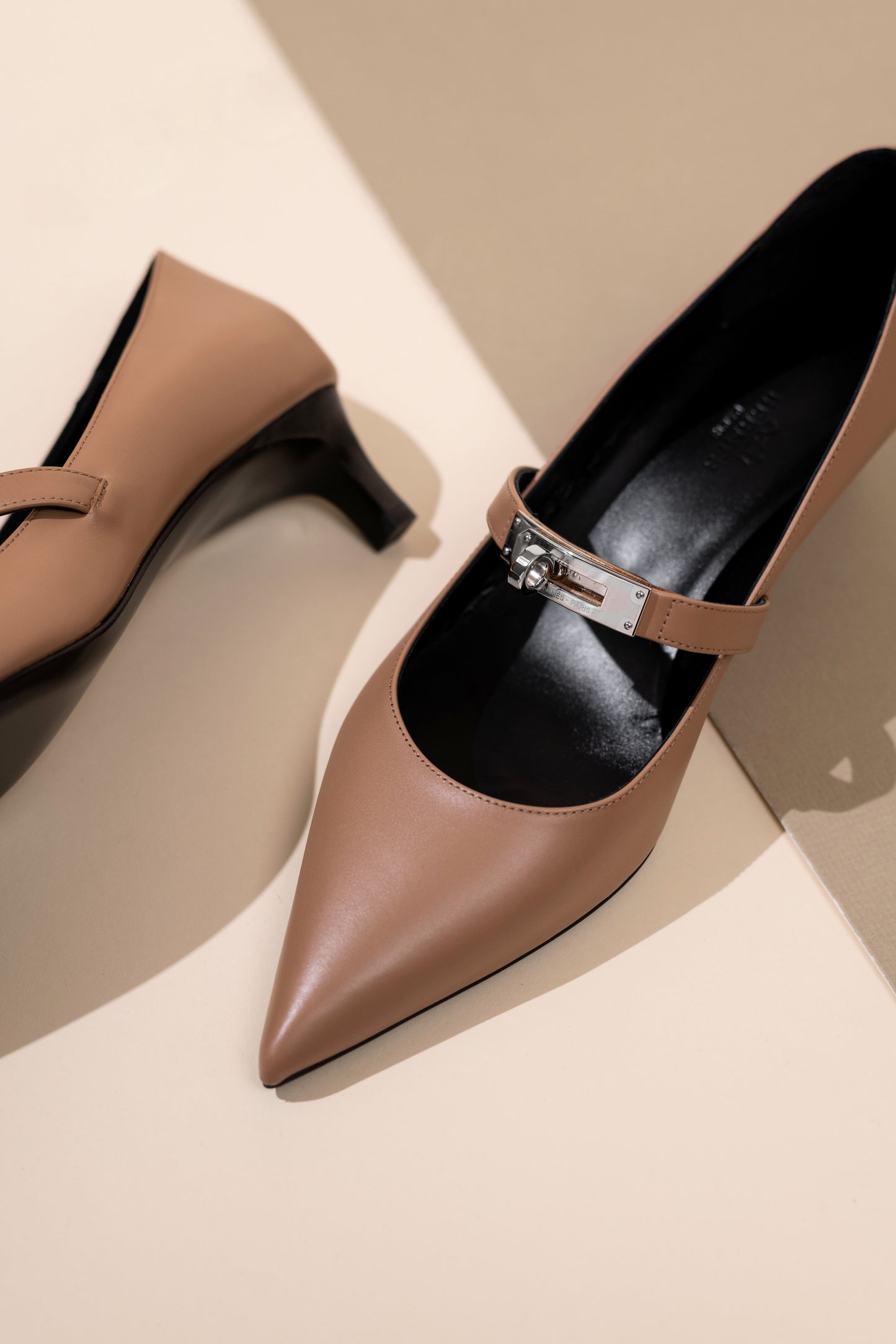 Hermès Kiara 40 Naturel Clair Pumps