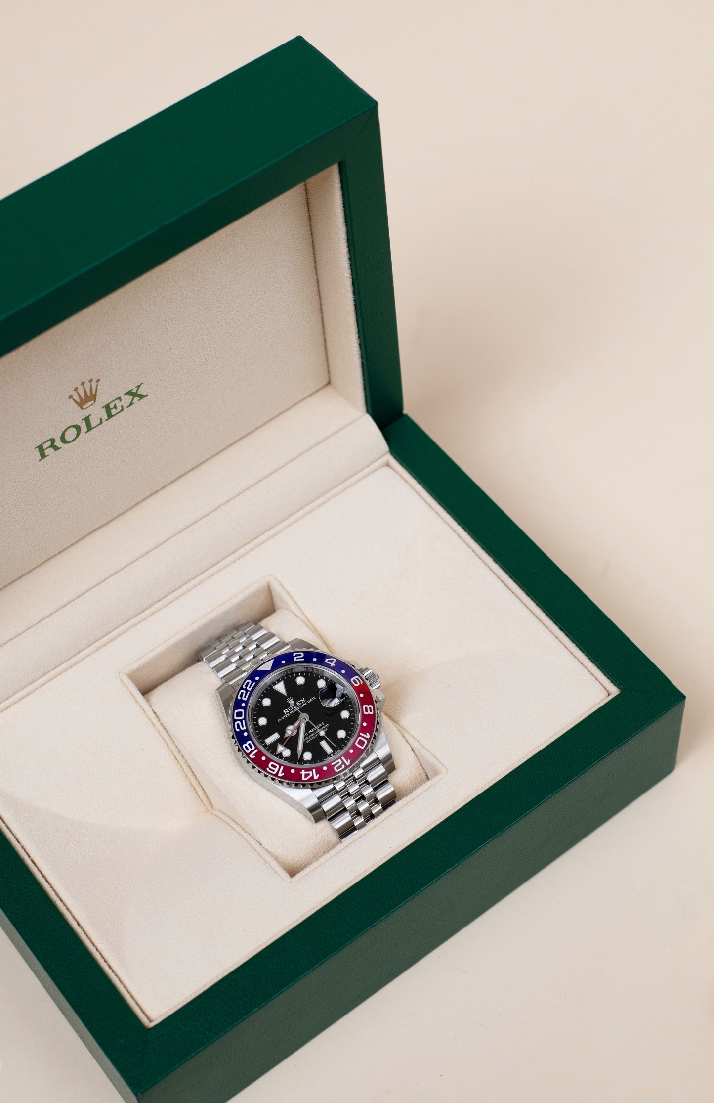 Rolex Pepsi Oyster Perpetual Date GMT Master II in Red/Blue
