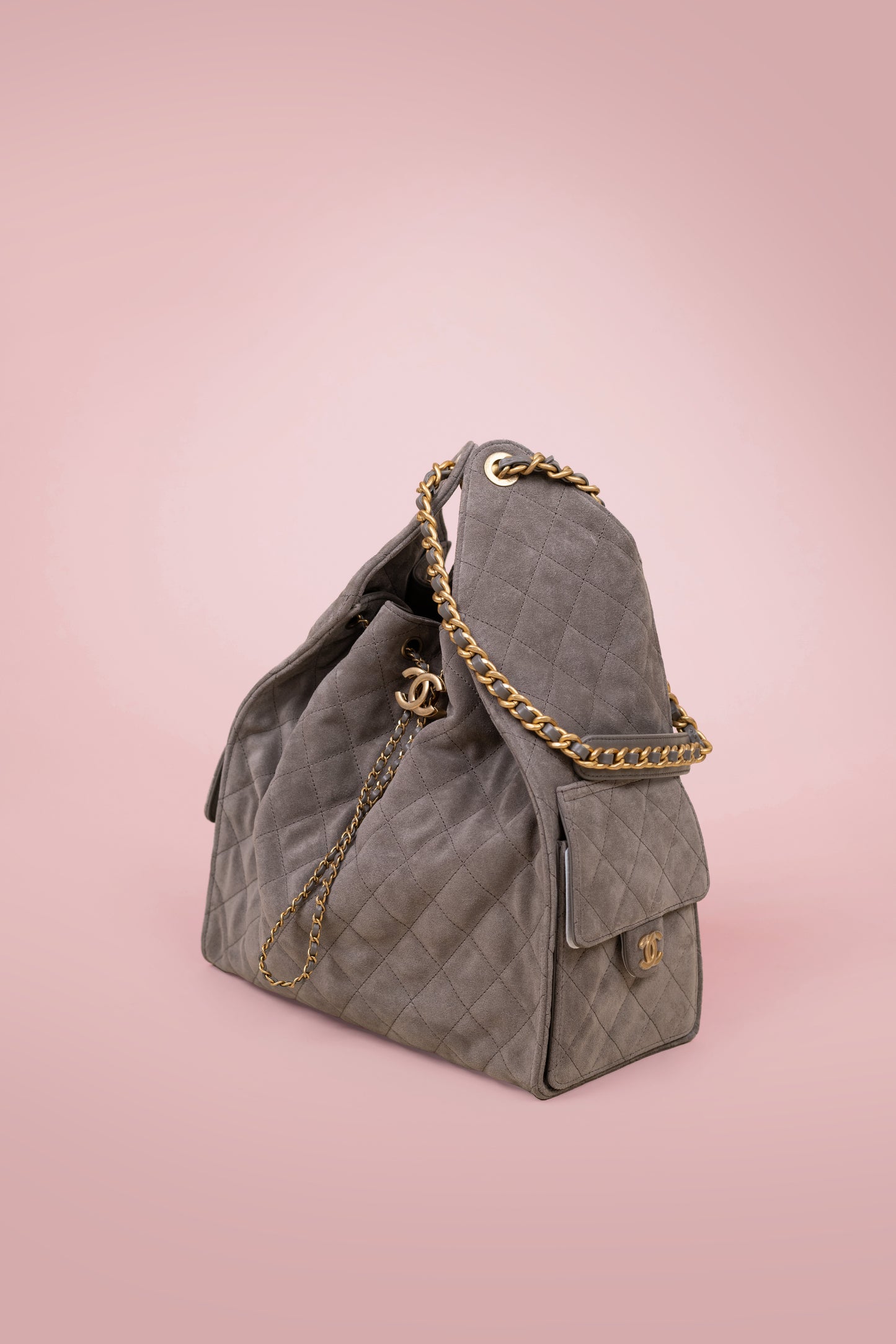 Chanel 25 Bag Suede in Gris