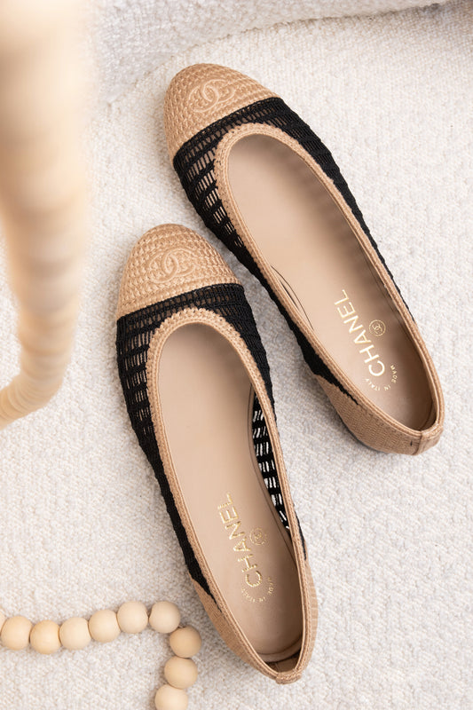 Chanel CC Ballet Flats Raffia in Beige/Black