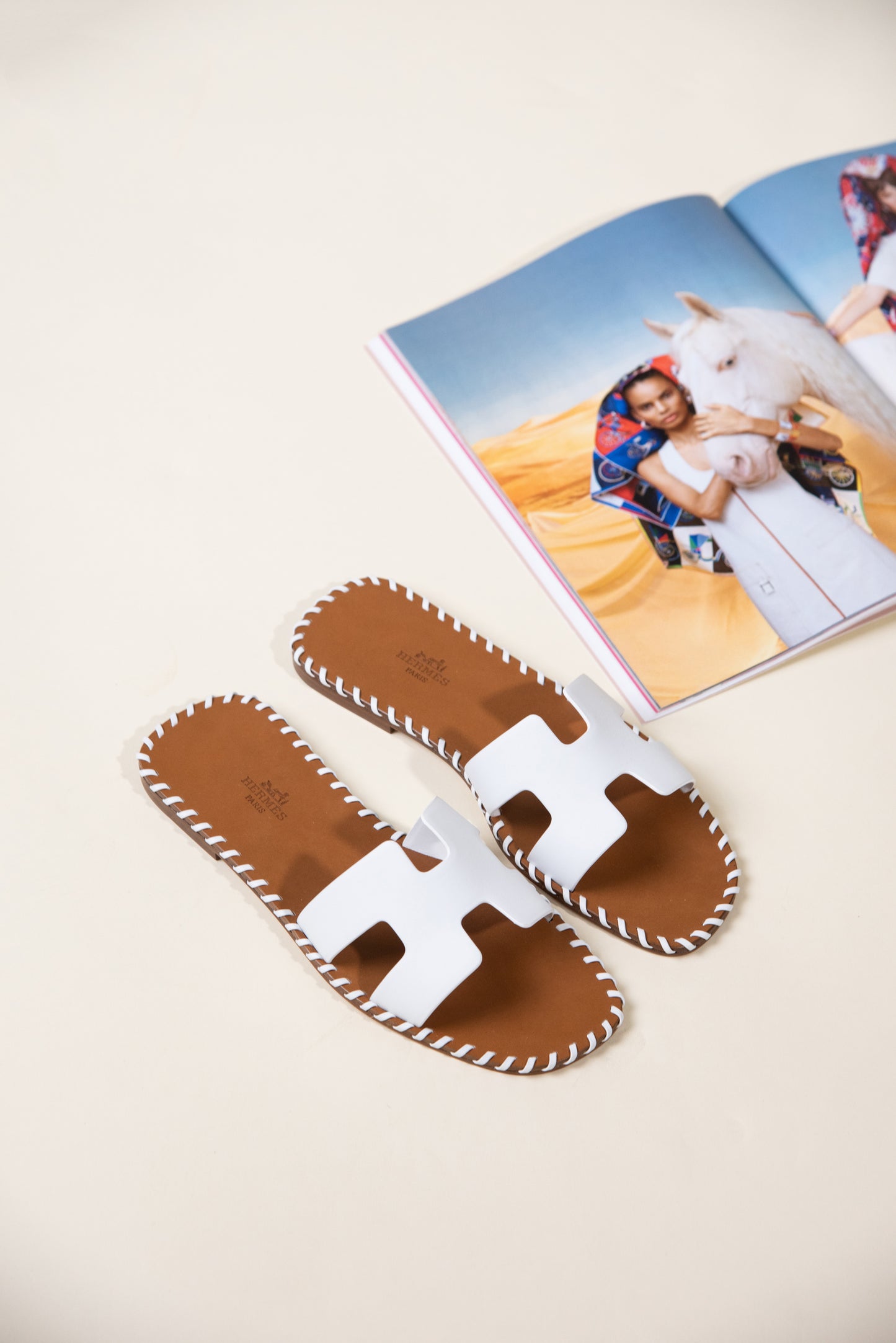 Hermès Limited Edition White Leather Oran Flat Sandals