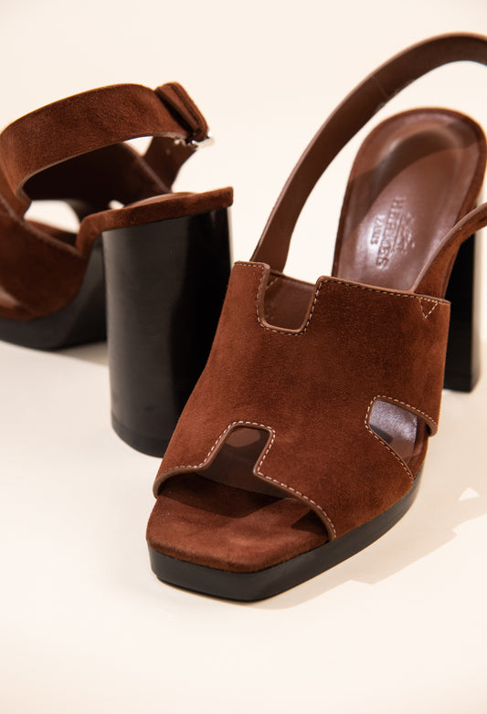 Hermès Eris 90 Velvet Sandal in Gold
