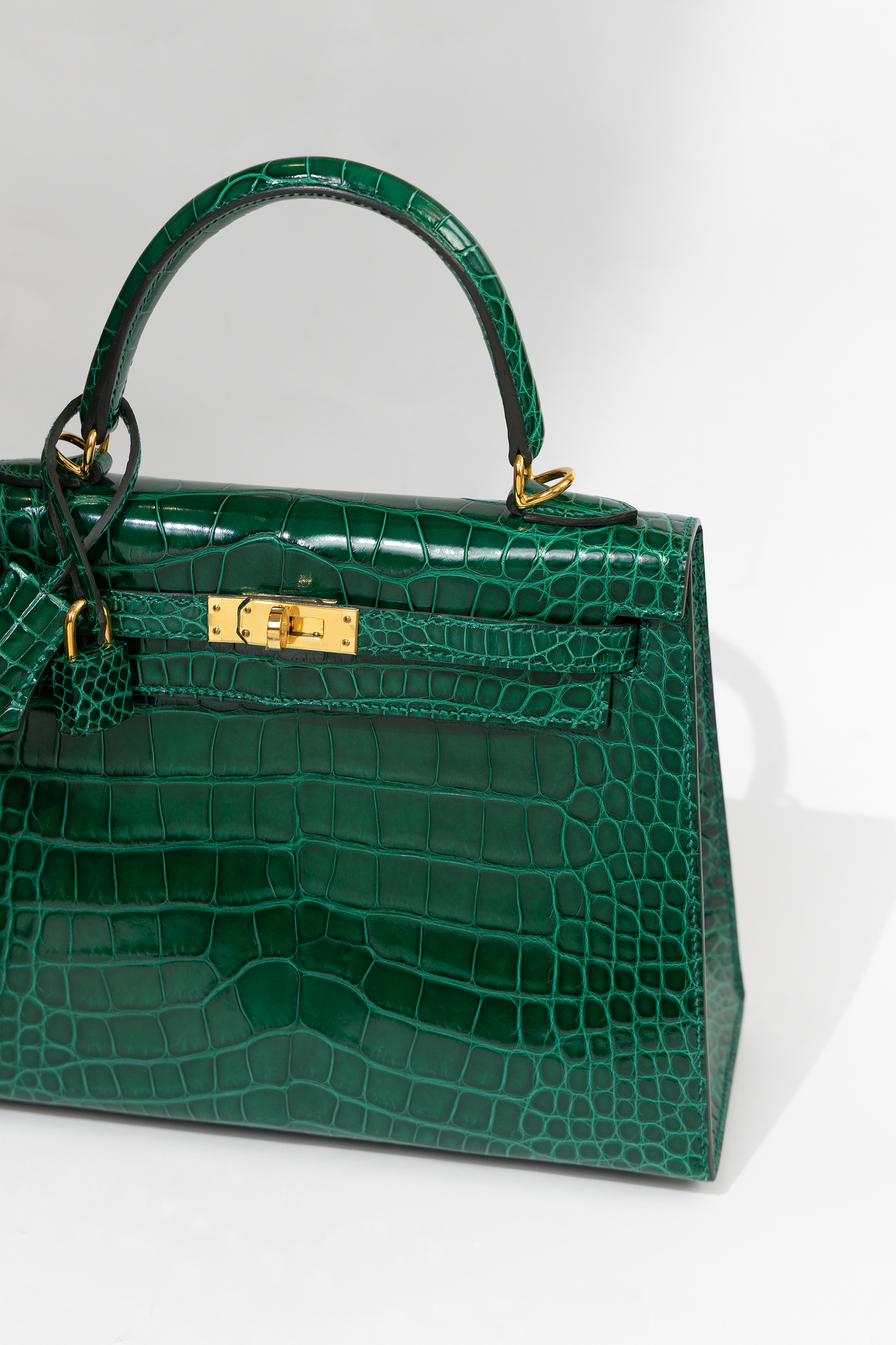Hermès Kelly 25 Shiny Alligator in Vert Emeraude GHW