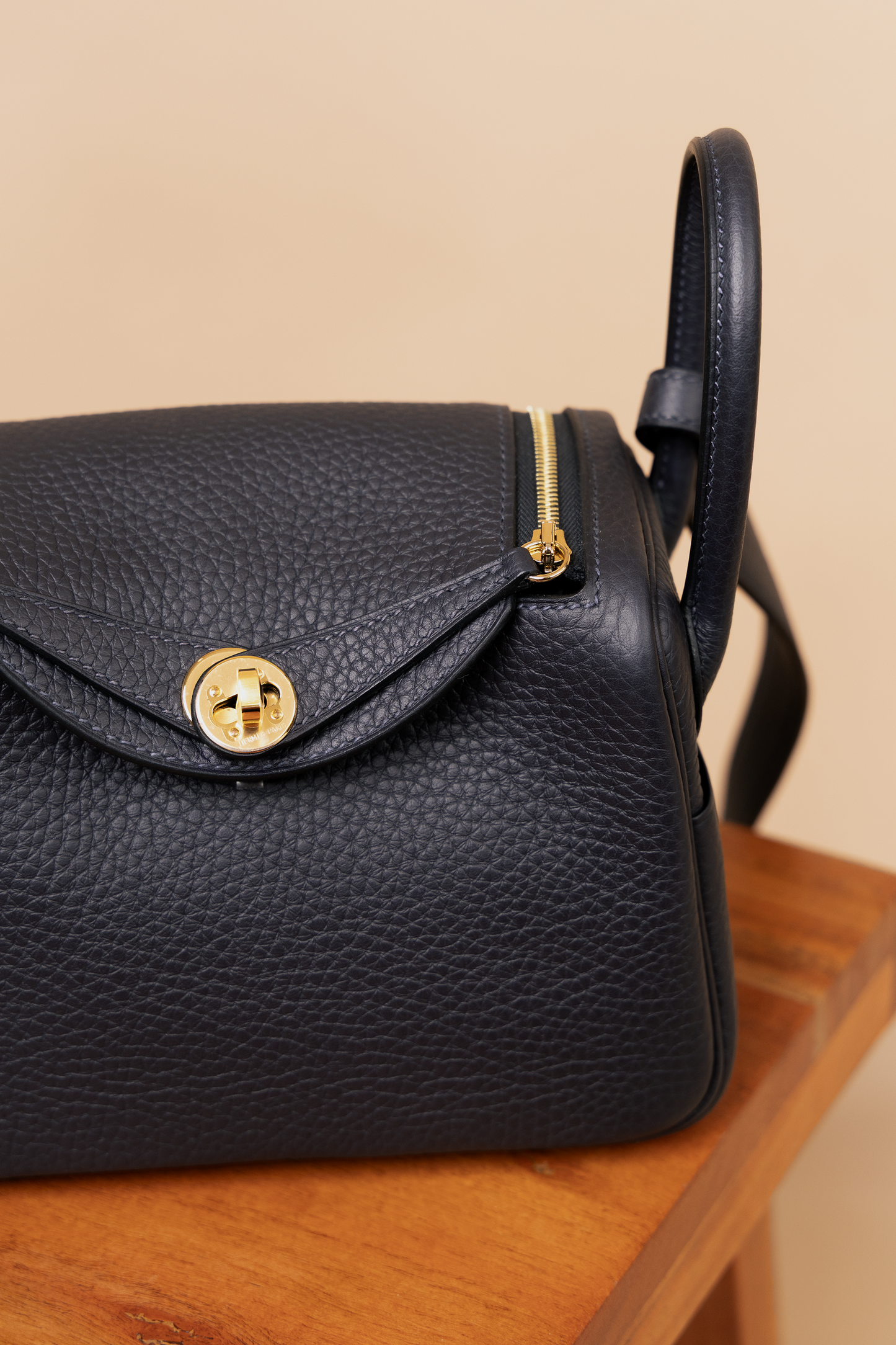 Hermès Mini Lindy Clemence in Caban GHW