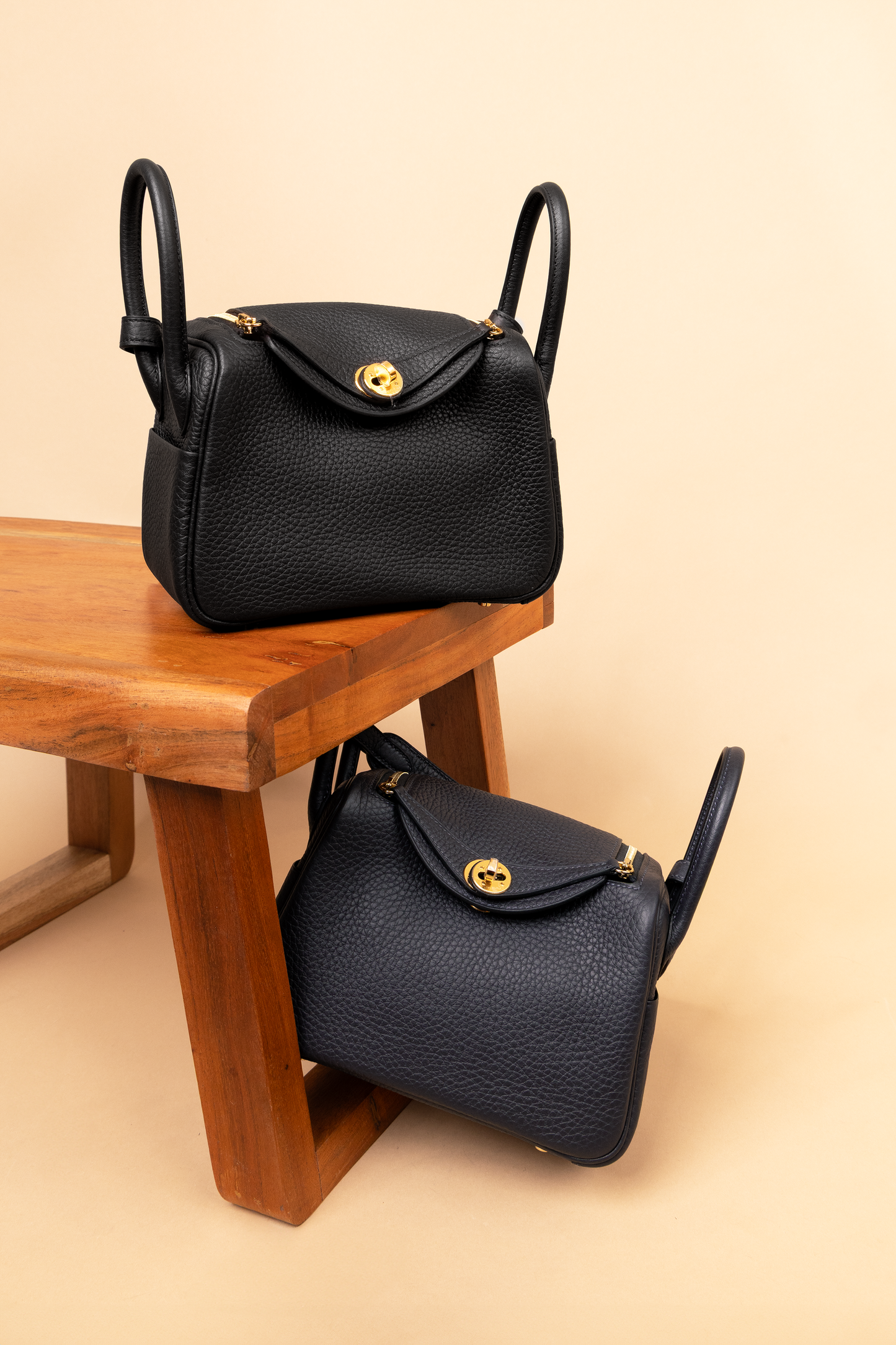 Hermès Mini Lindy Clemence in Black & Caban GHW