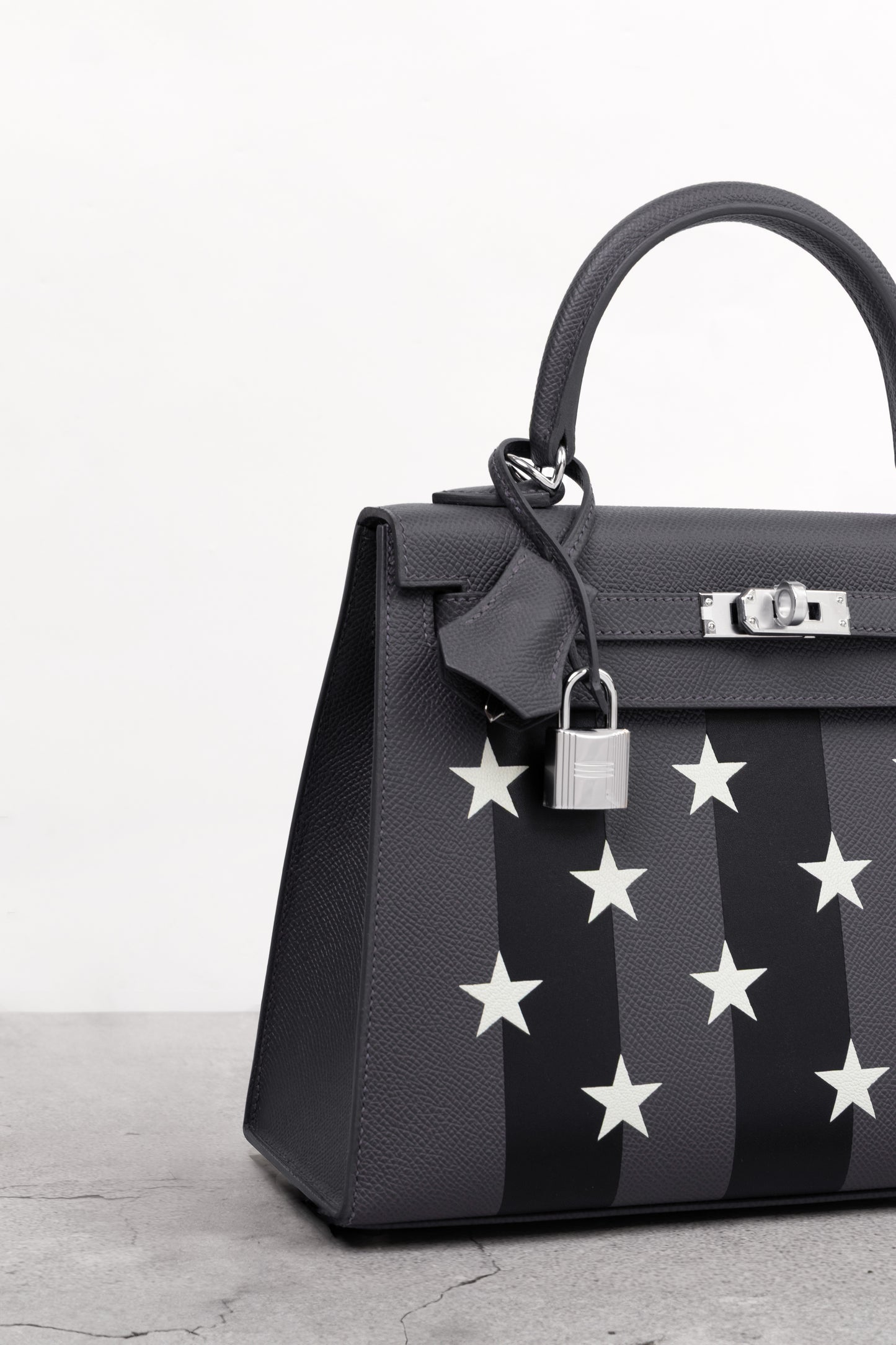 Hermès Kelly 25 Sellier Epsom Casaque Etoilee Ardoise/Noir/Vert Peppermint PHW