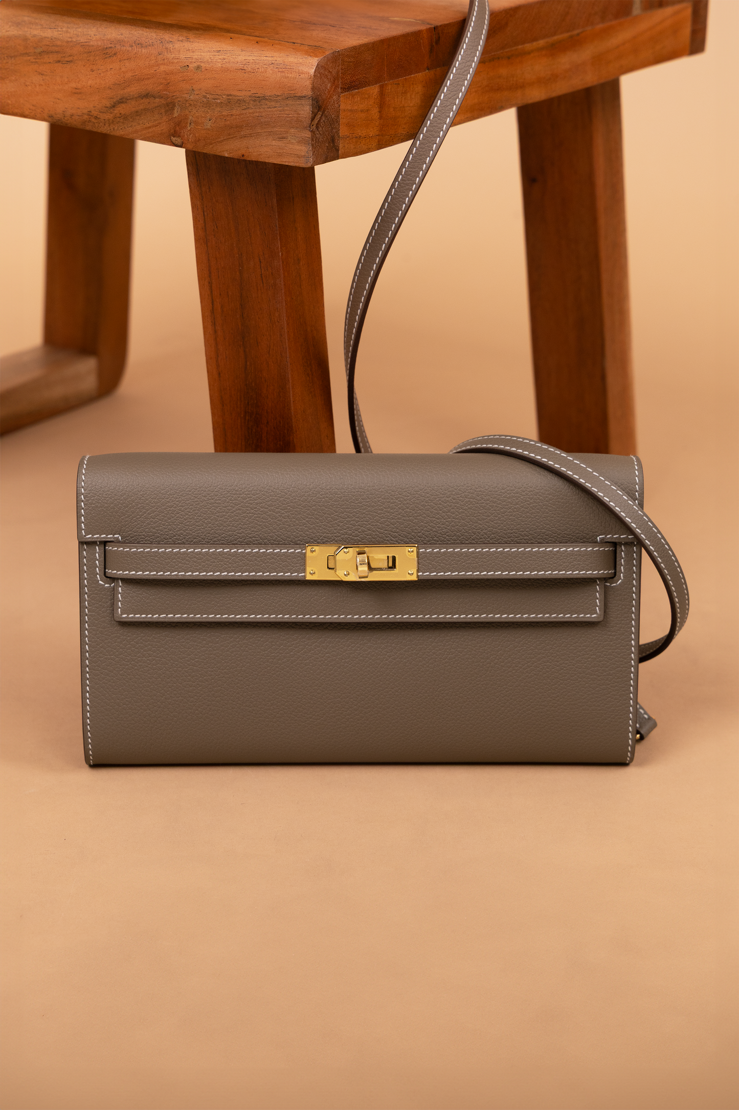 Hermès Kelly Wallet To Go Evercolor in Etoupe GHW