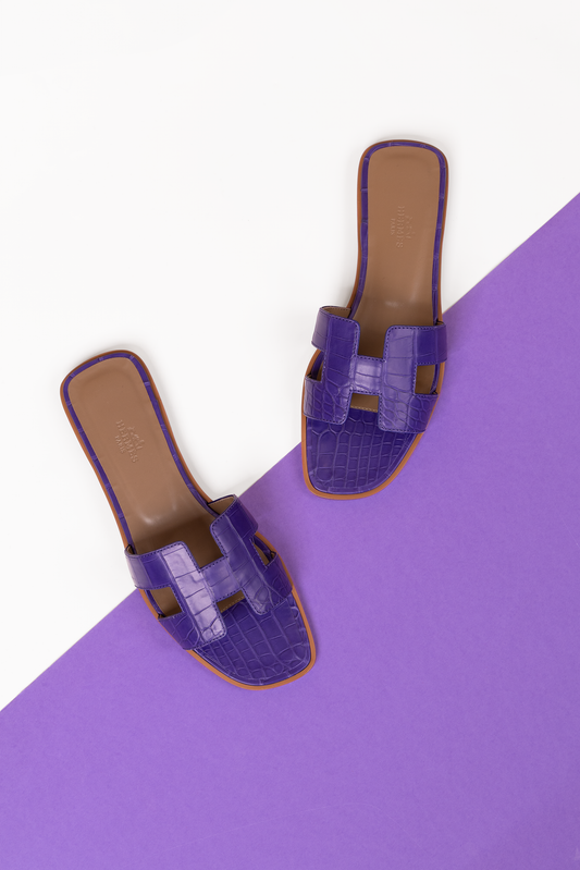 Hermès Oran Matte Alligator Sandals in Deep Wisteria