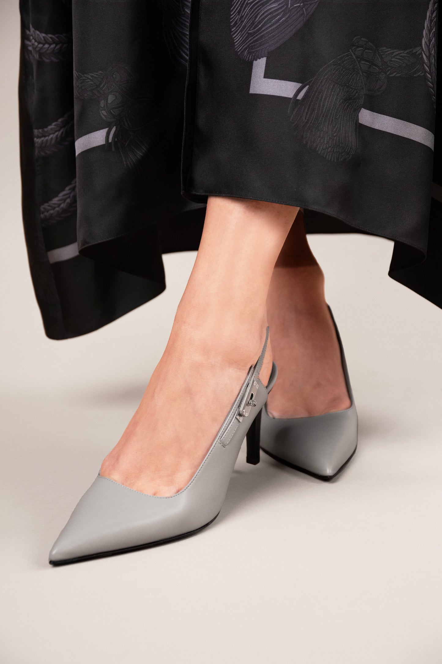 Hermès Lover 80 Pumps in Beige Galet