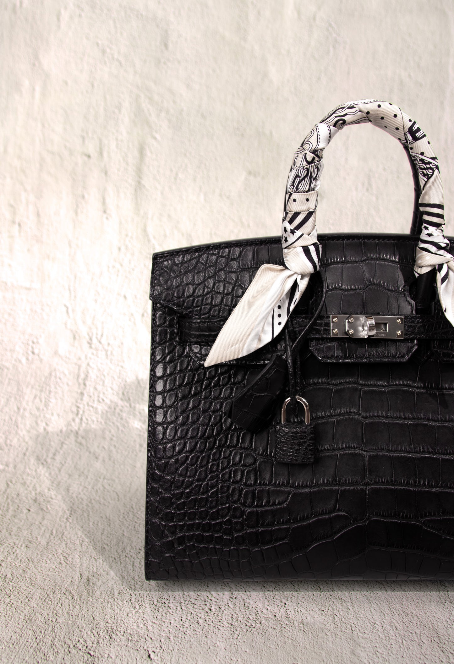 Hermès Birkin 25 Matte Alligator Black PHW