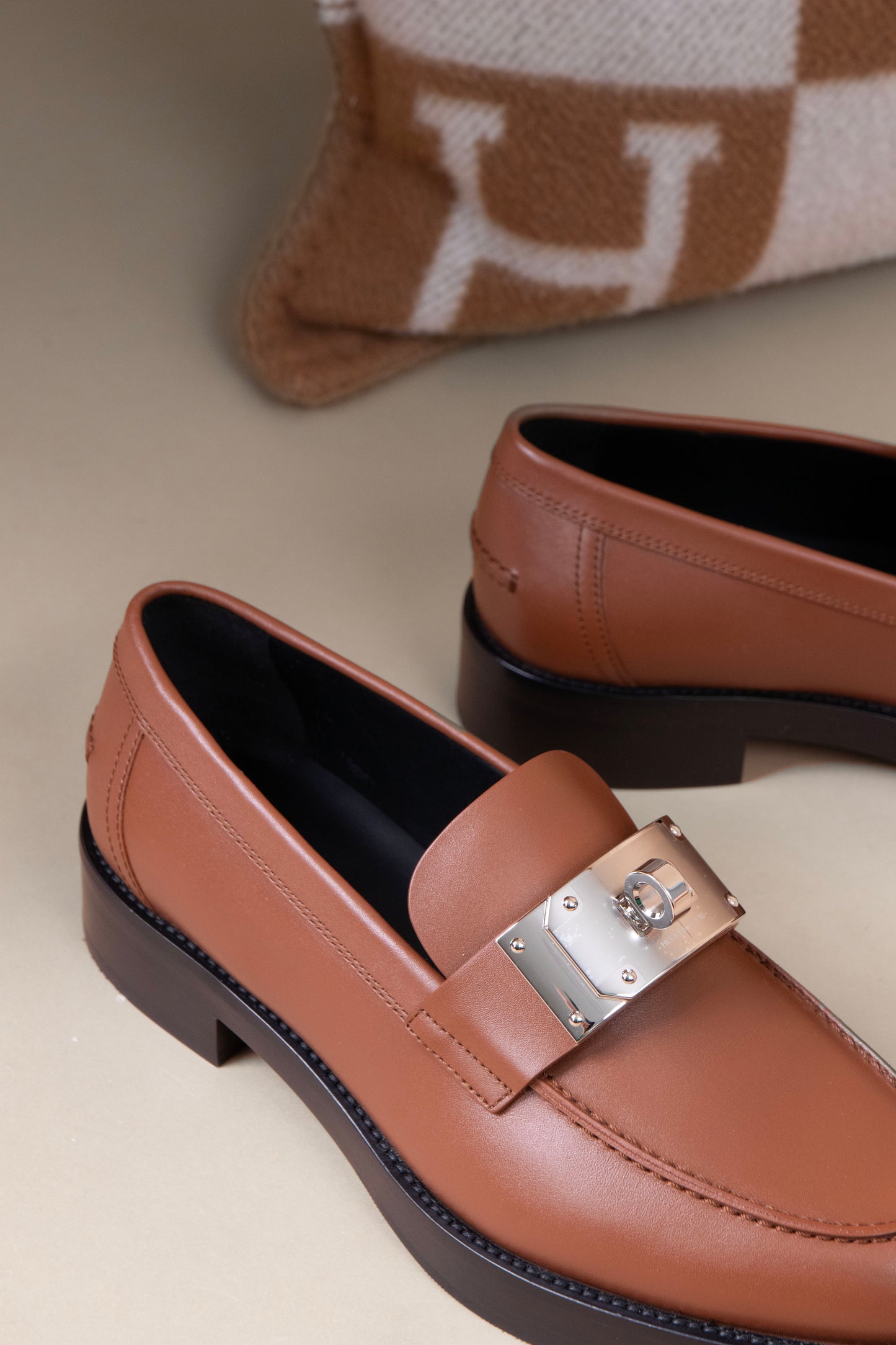 Hermès Hot Loafers in Gold PHW