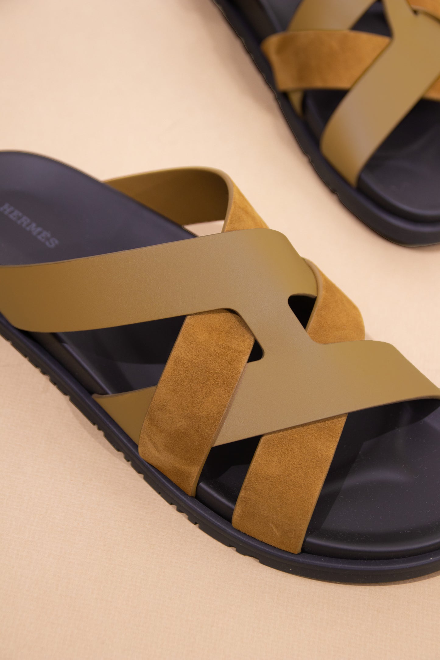 Hermès Kazimir Sandal in Brun Fumé