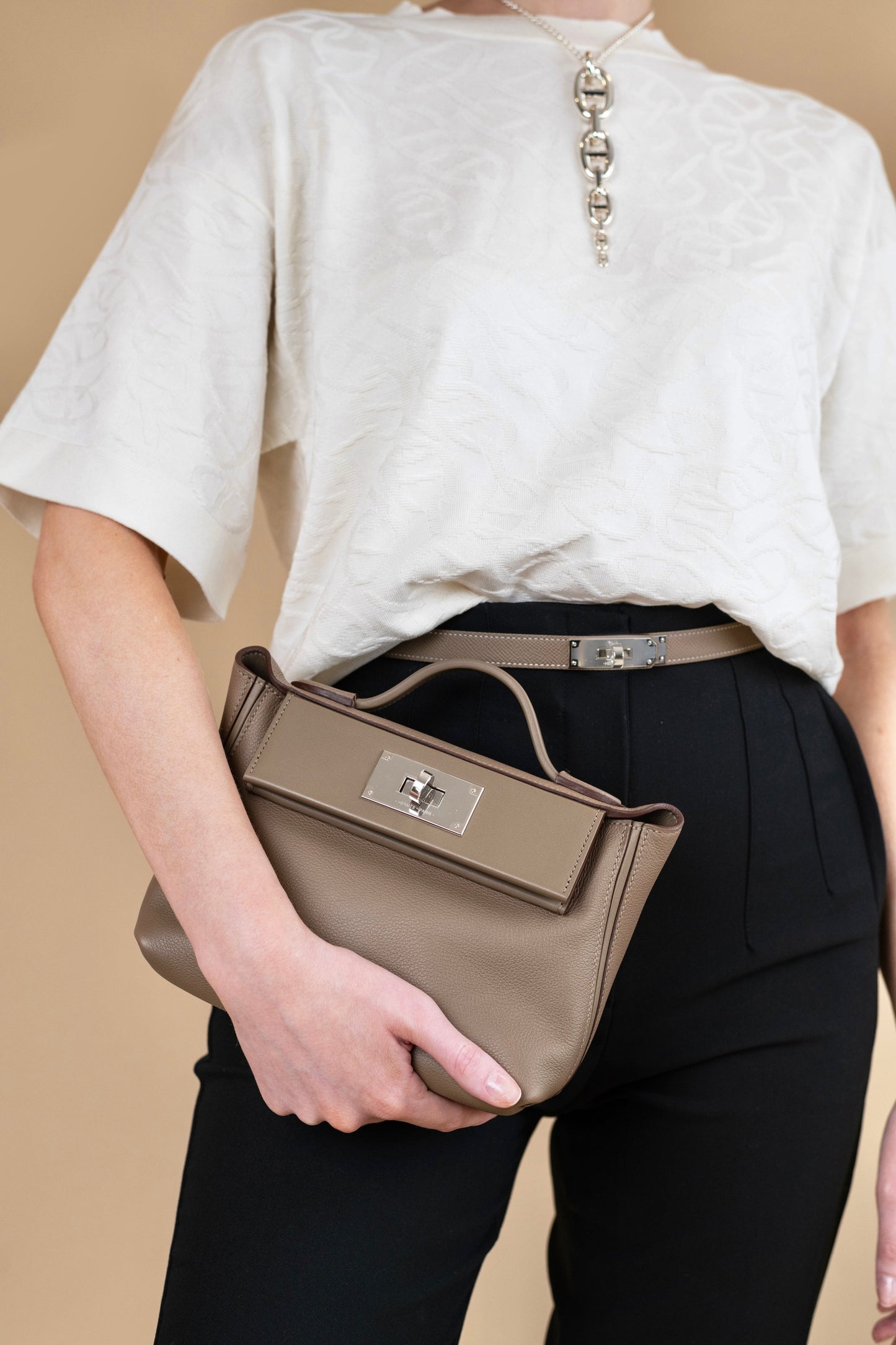 Hermès 24/24 in Etoupe with Kelly Etoupe Belt PHW & Naoussa Short Sleeve Shirt