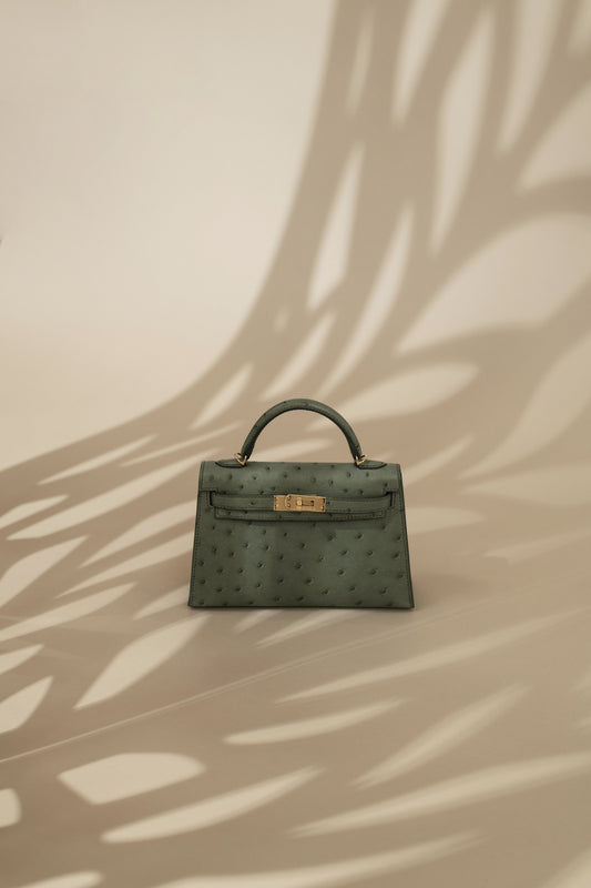 Hermès Mini Kelly 20 Ostrich in Vert Amande GHW