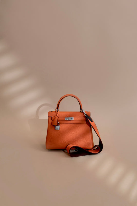 Hermès Kelly 25 Togo in Orange PHW with Strap